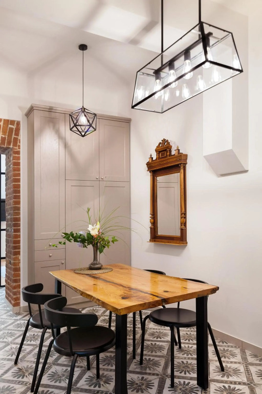 Gallery Art Apartment