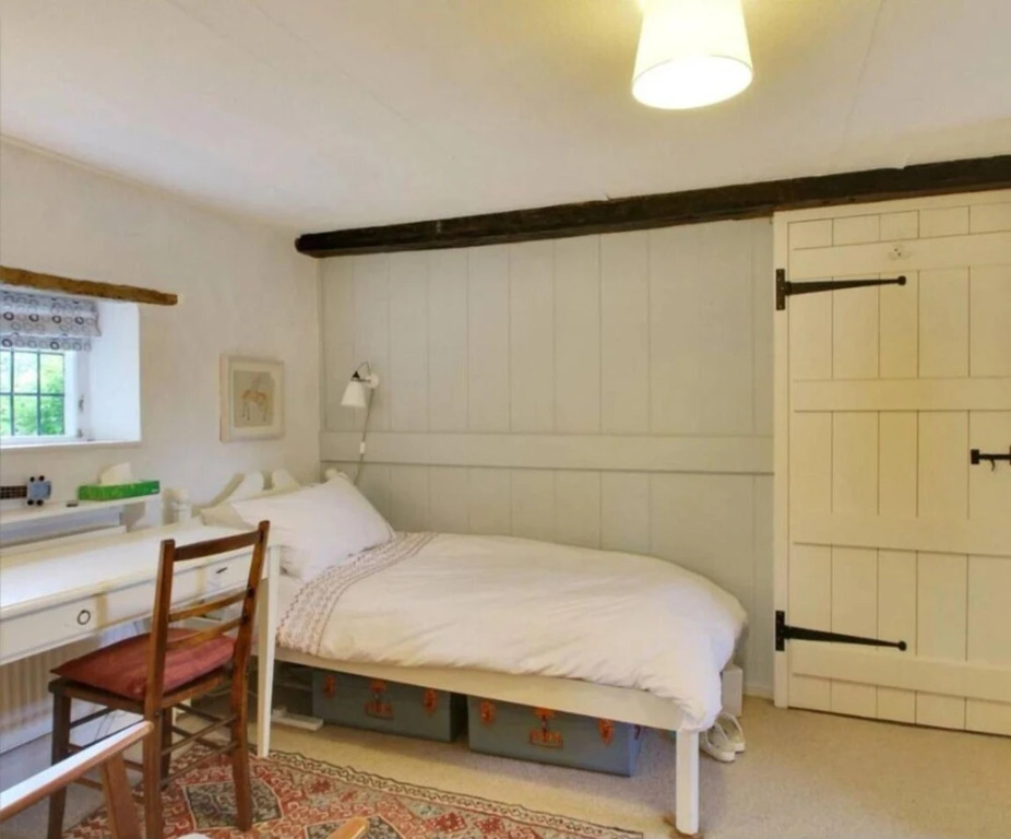 Charming 3 Bedroom Cottage in Kentish Village