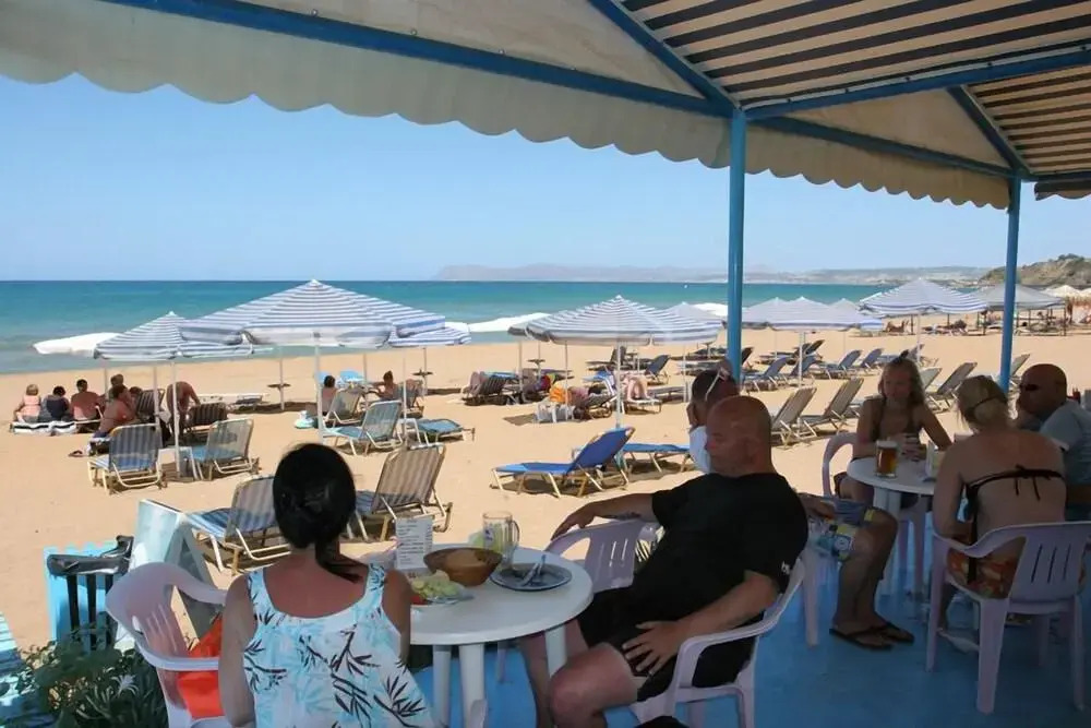 Hotel Koukouras And Lia Apartments Annexe