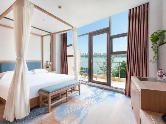 Shenxiangtang Riverview Art Hotel (Suining Dingsheng International Wanda Plaza)