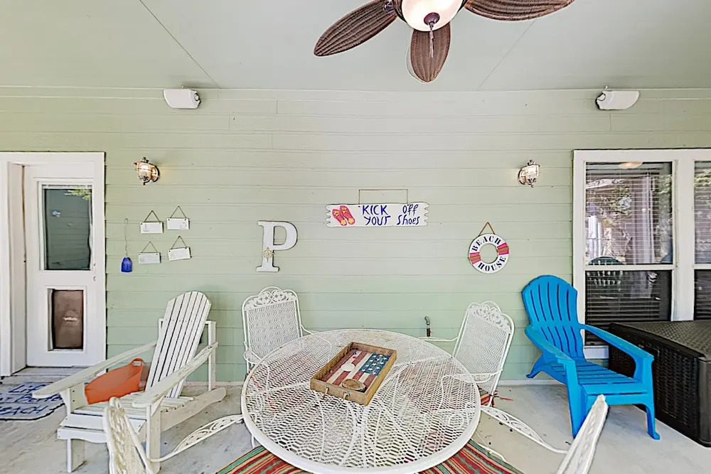 Festive Rockport W/ Large Yard, Near Beach 3 Bedroom Home