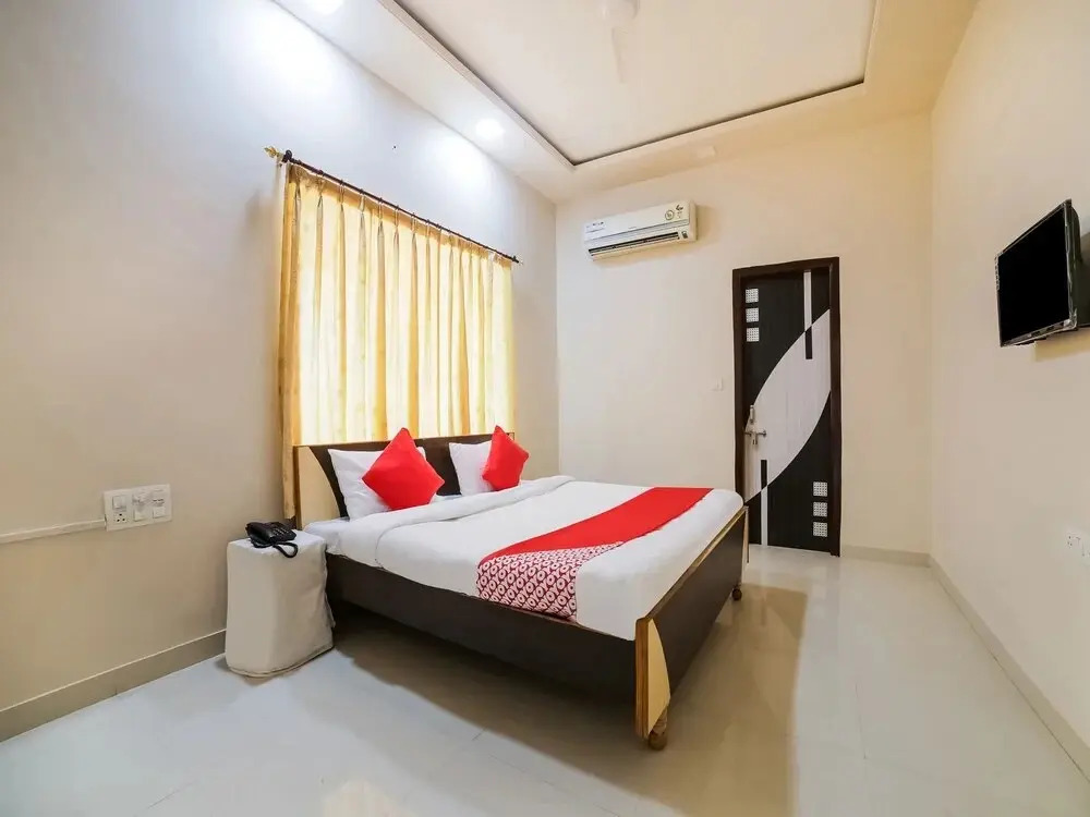 K R Guest House by OYO Rooms