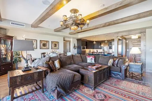 Edgemont 2305 - Luxury Ski-in Ski-out Condo