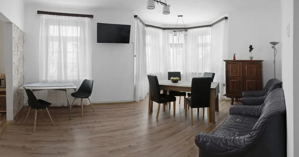 Iezer Residence