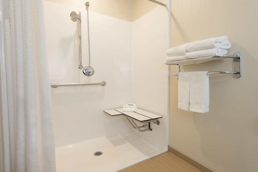 Holiday Inn Express Hotel & Suites Grand Rapids-North by IHG