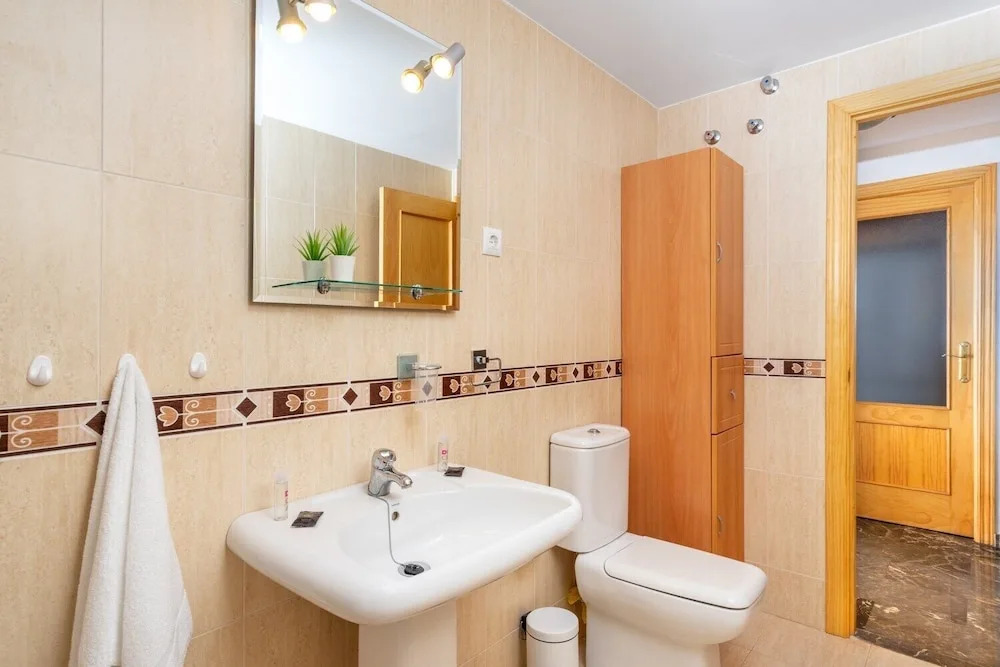 Stunning flat with open pool