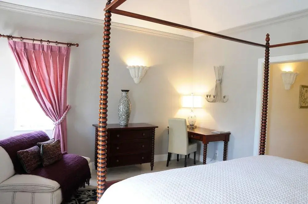 "this Beautifully Decorated 3 Bedroom 3 Bathroom Duplex Villa"