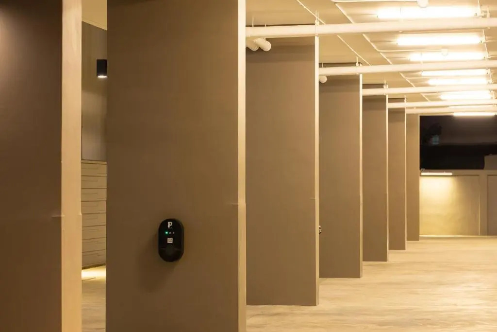 AMIRI PLACE HOTEL