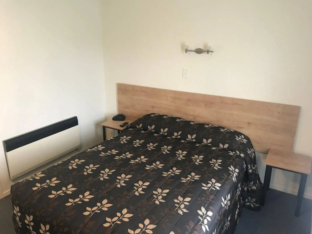 Fenton Court Motel