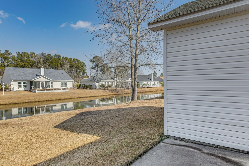 Pool Access & Pond Views: Longs Home Near Golf!