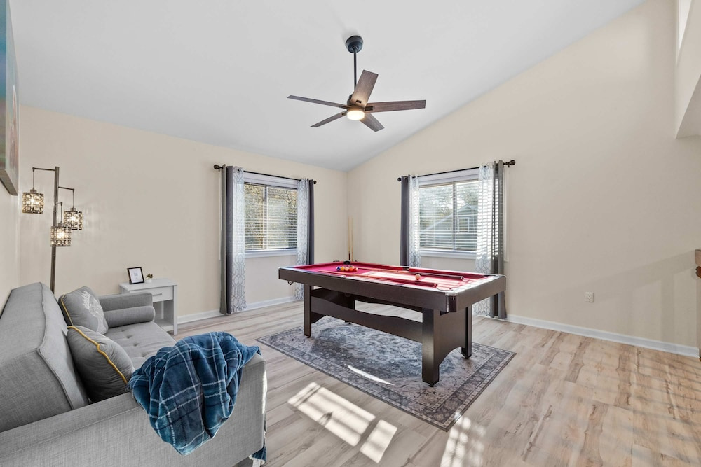 Streamside Hot Tub Dog Friendly Resort Access