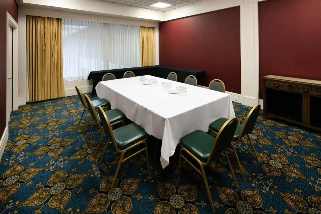 Red Lion Hotel Olympia