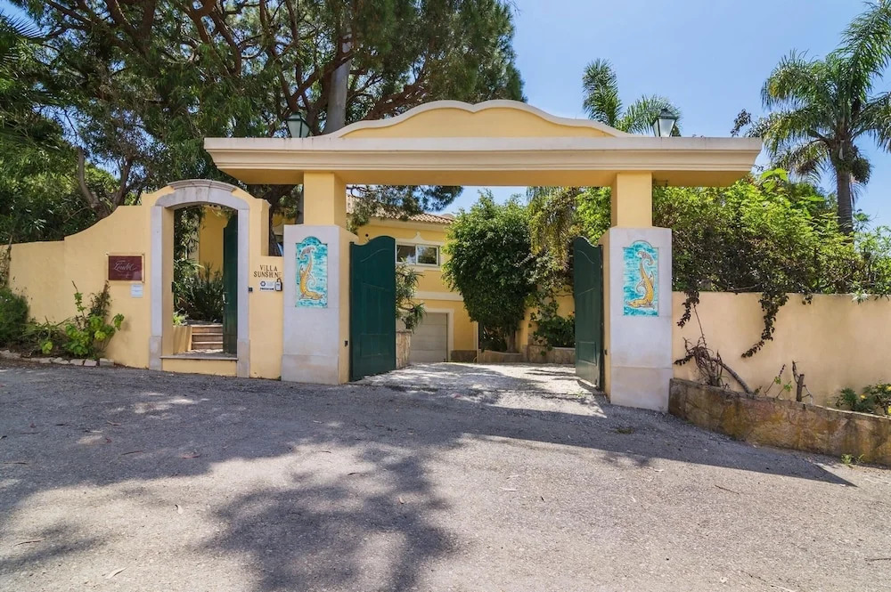 Villa With 4 Bedrooms in Almancil, With Private Pool, Enclosed Garden and Wifi - 5 km From the Beach