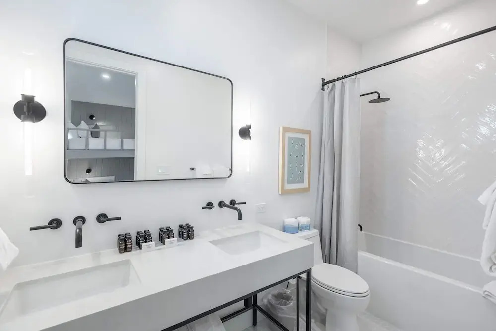 Brand New Catchlight House With Private Pool