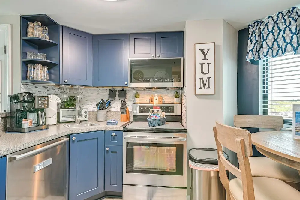Pools, Hot Tubs & Ocean Access: Myrtle Beach Condo