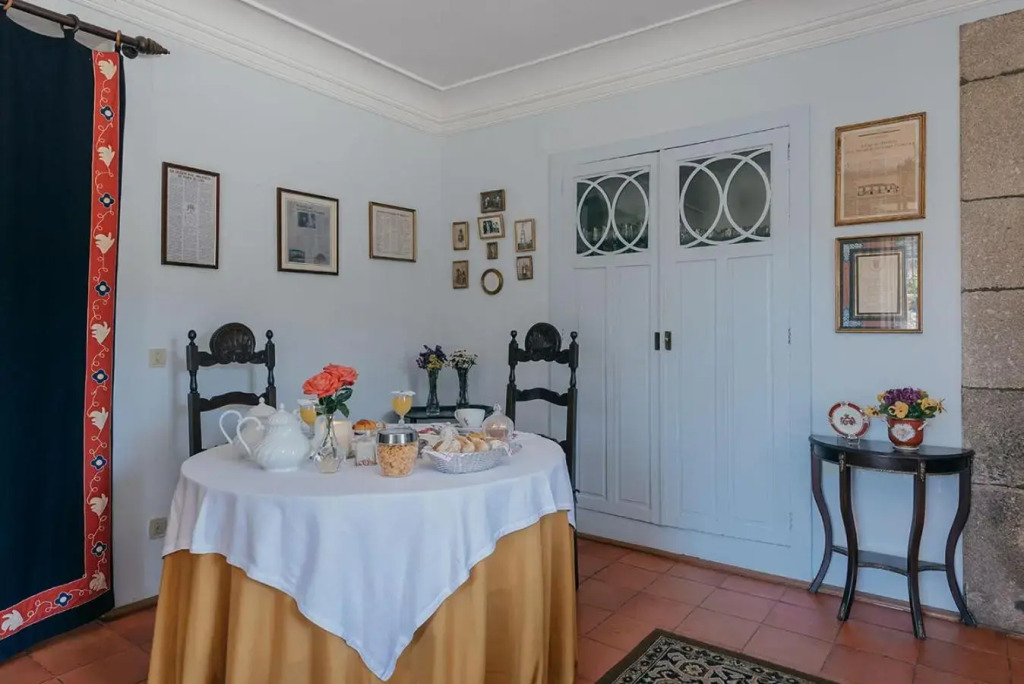 Casa Dos Pombais