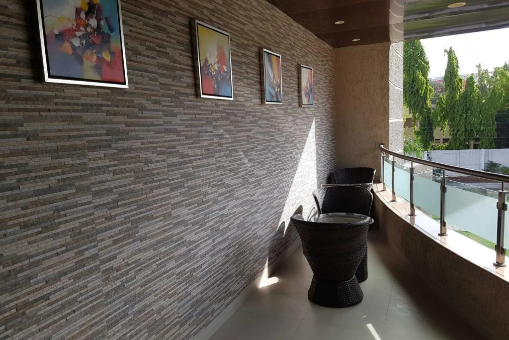 Saffron Hotel
