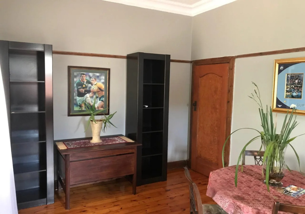12 On Brecher Guest House