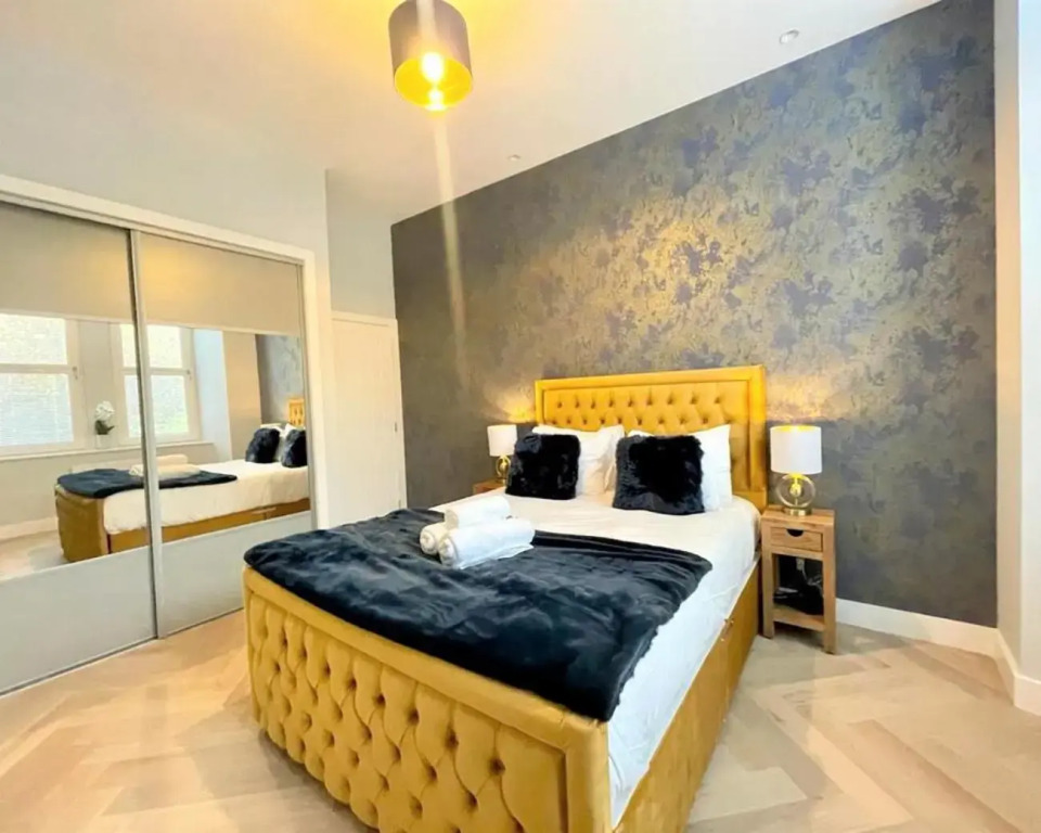 Trendy and Newly Reno'd 1 Bed Nr The Meadows
