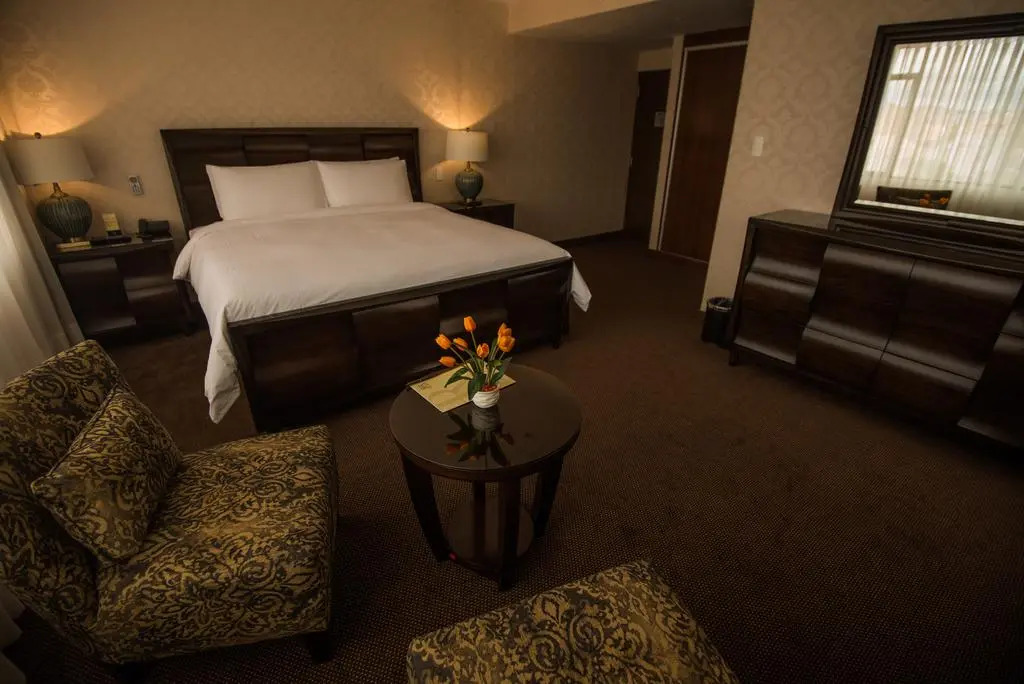 ROLES Hotel