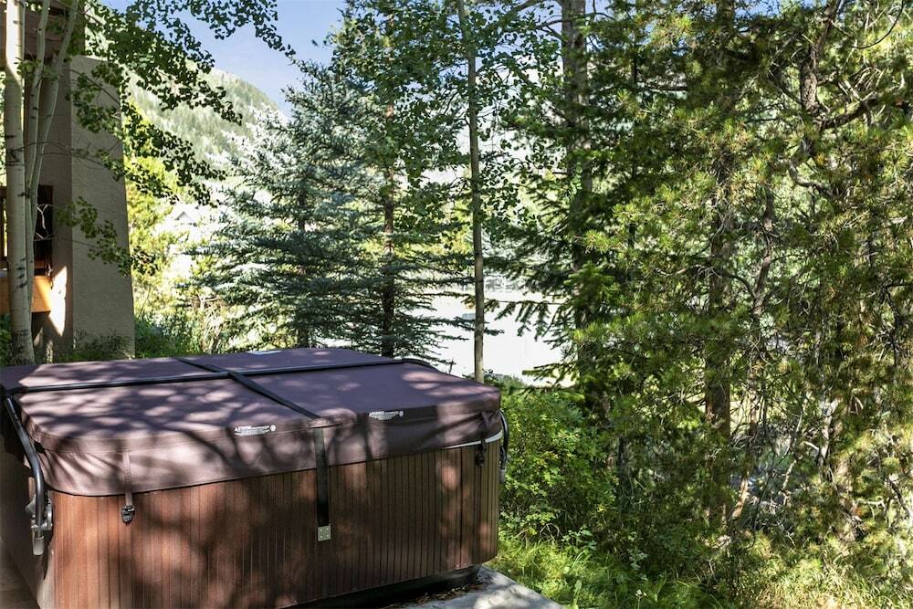 Timberfalls 1905 3 Bedroom Condo by RedAwning