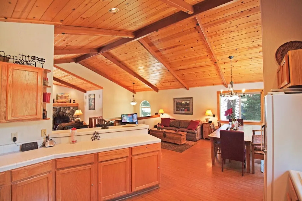 The Chalet Lani Home 799 3 Bedrooms 2 Bathrooms Home