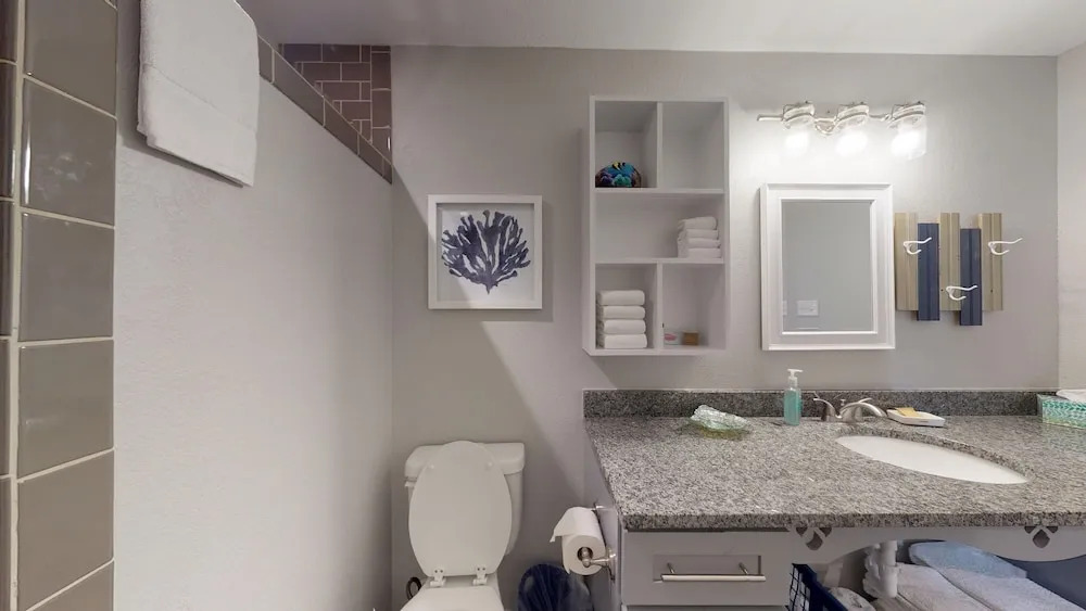 41ir: Beach  3 Bedroom Condo