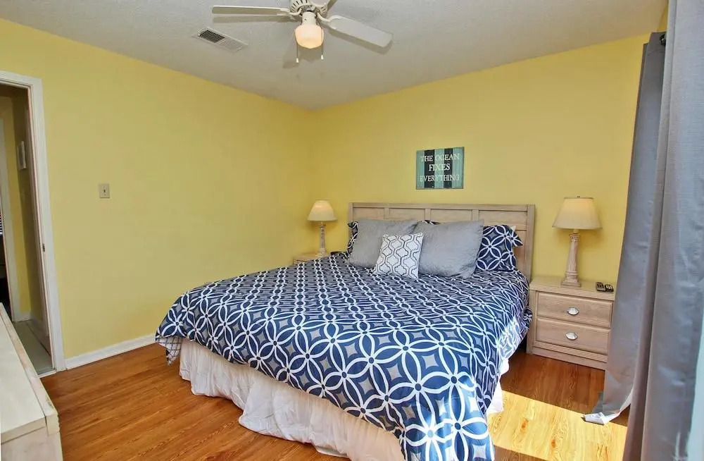 Sand Dollar 28 by Youngs Suncoast