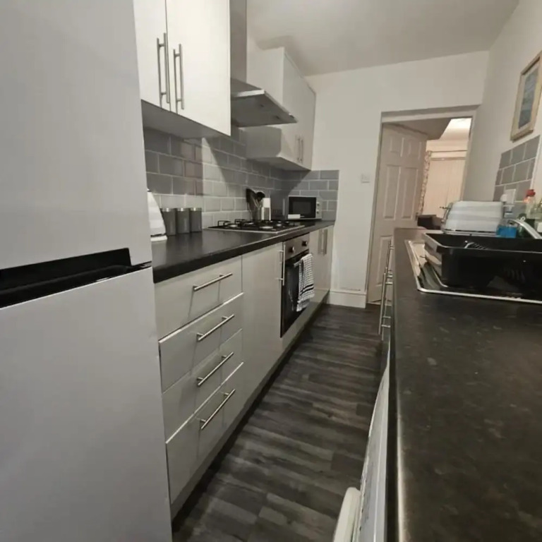 Charming Newcastle Home With Garden, Perfect for Families & Contractors