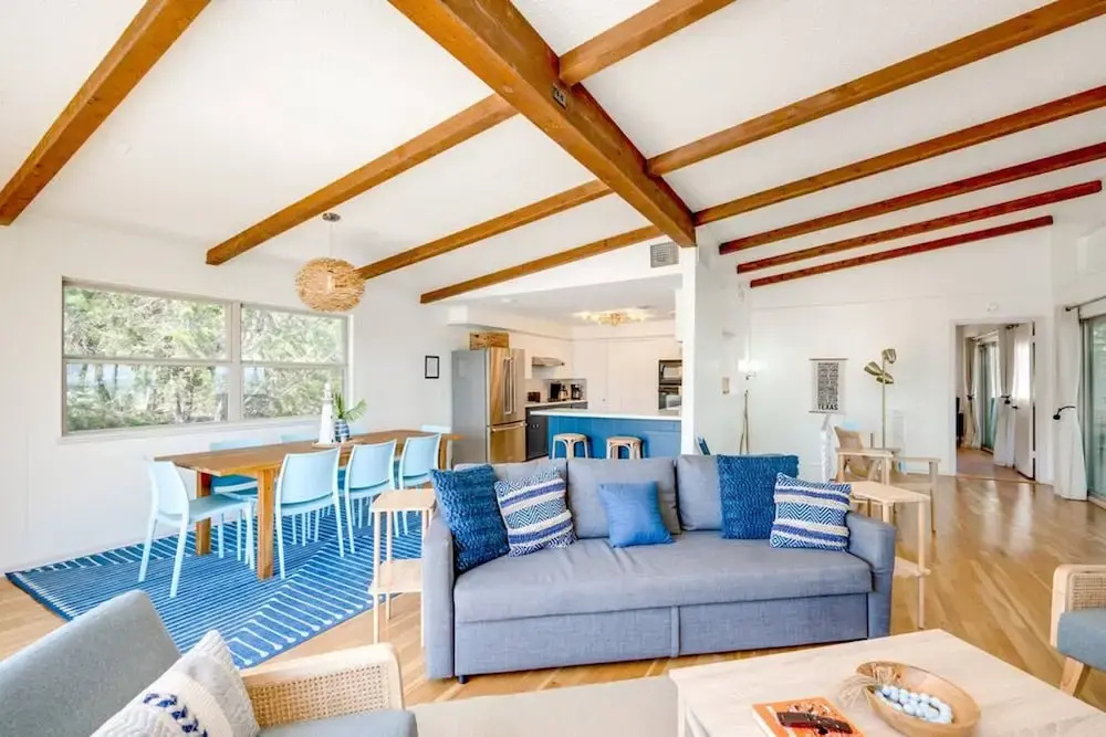 4 2 wow 180 Lake Views hot tub Pickleball Tennis POA Court EV Charger Wheelchair Ramp POA Pool