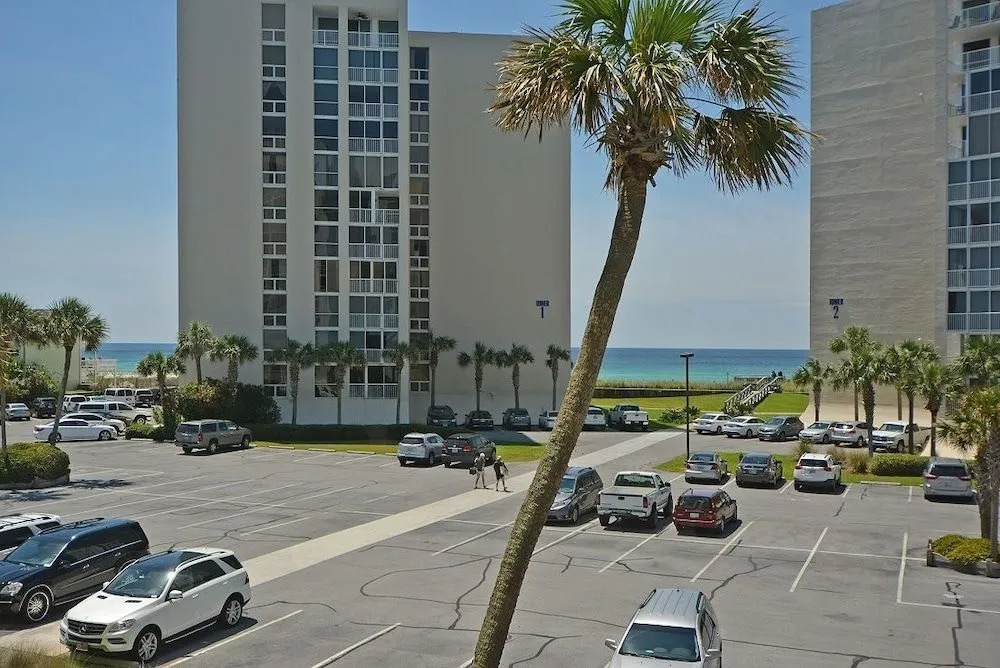 Shoreline 3036 Condo by RedAwning
