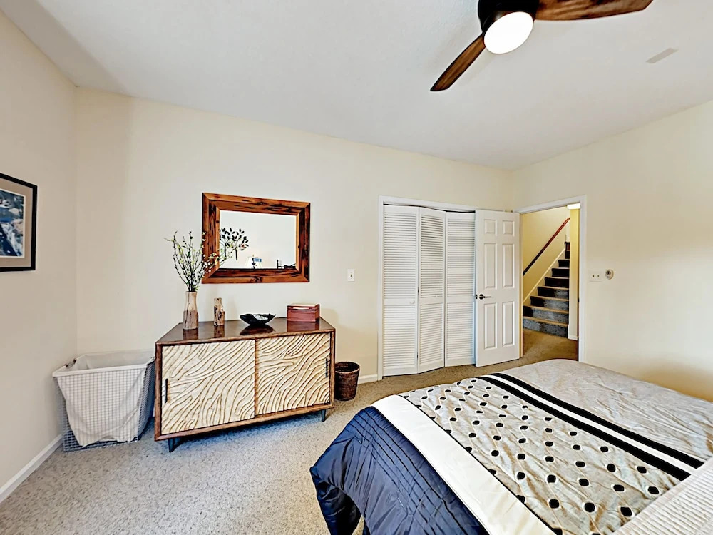 Middle Connestee - 3 Br Home