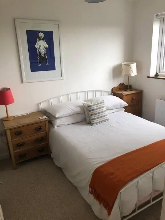 5 Bed House - Sleeps 15 - Pets - Garden - Parking