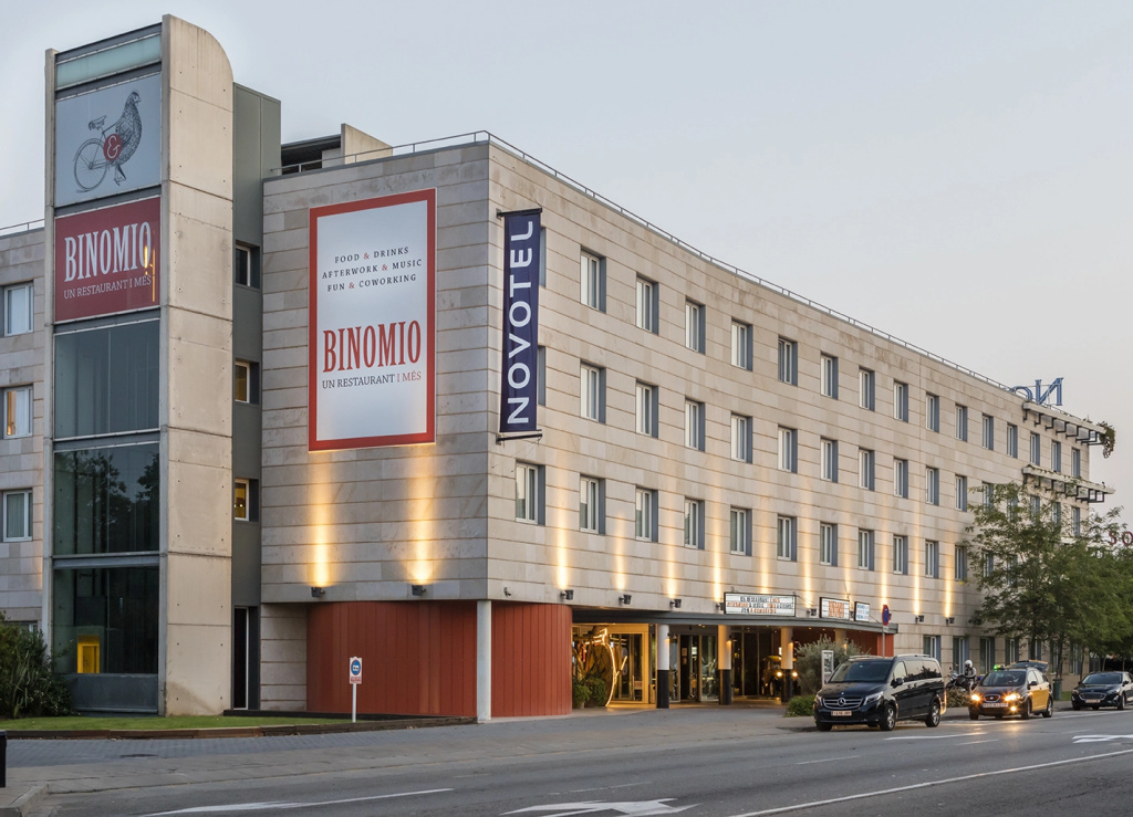 Отель Novotel Barcelona Cornella