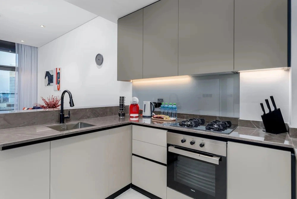 Waves - Premium 1BR Apartment Overlooking Burj Khalifa