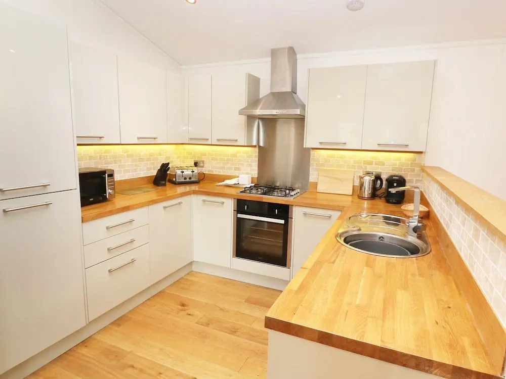1 Miller's Island, Looe