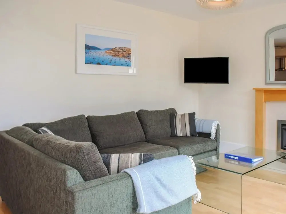 6 Combehaven