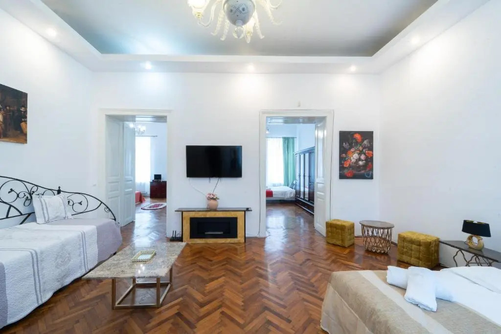 5* noble house in historic center