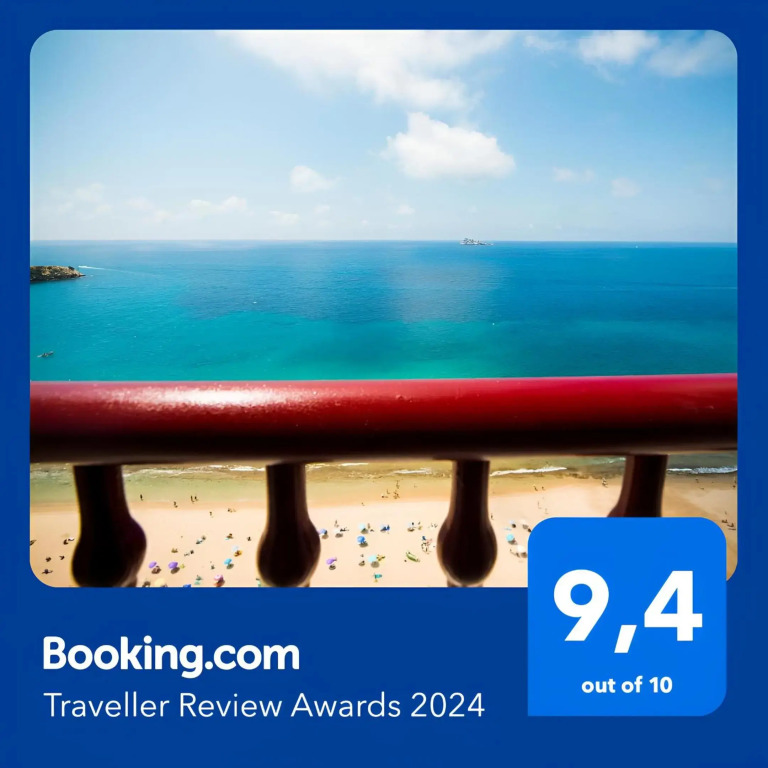 Las Damas Premium 23F Beach Front - Pool & Parking