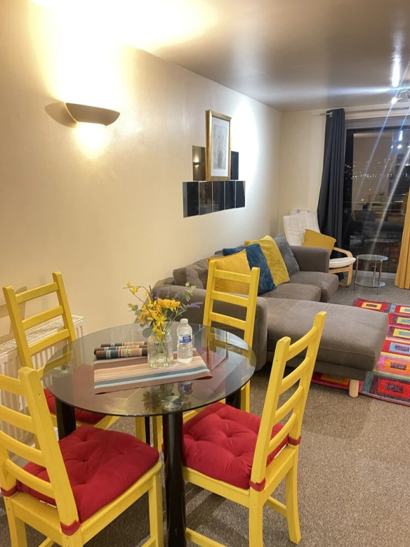 Lovely 2-bed Apartment With 2 Bathrooms in London