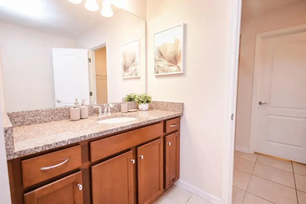 1643 LA - Luxurious Retreat Windsor at Westside