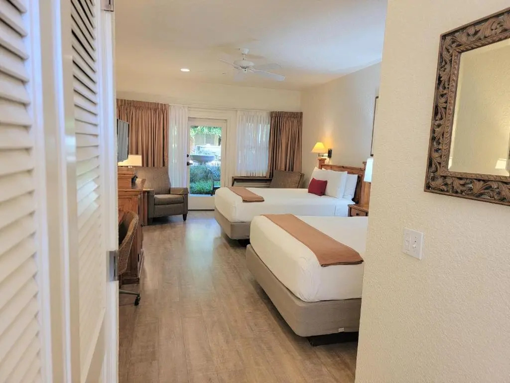 El Pueblo Inn