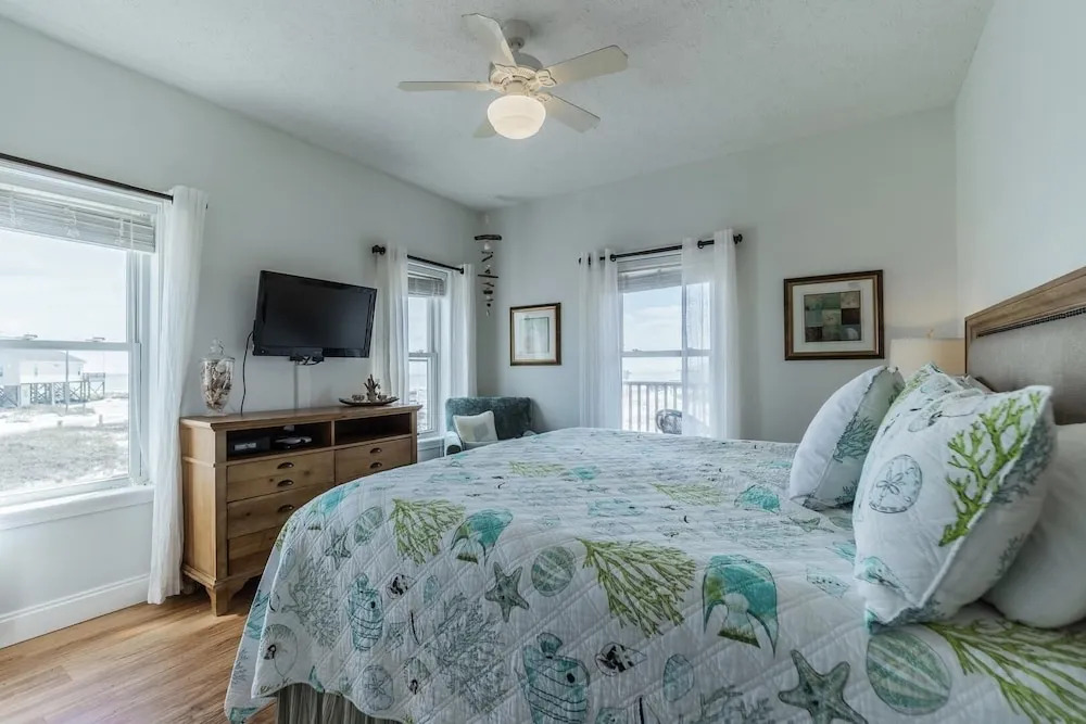 011 Chill Out Dauphin 4 Bedroom Home