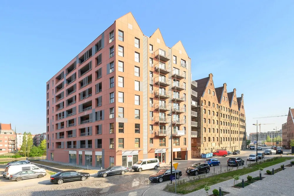 Waterlane Island - Riverview Pool, SPA & Gym by Downtown Apartments