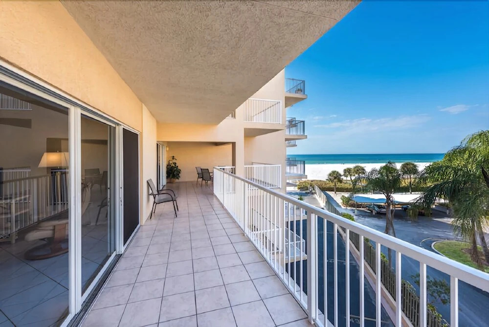 Jamaica Royale - T43 - 2 Br Condo