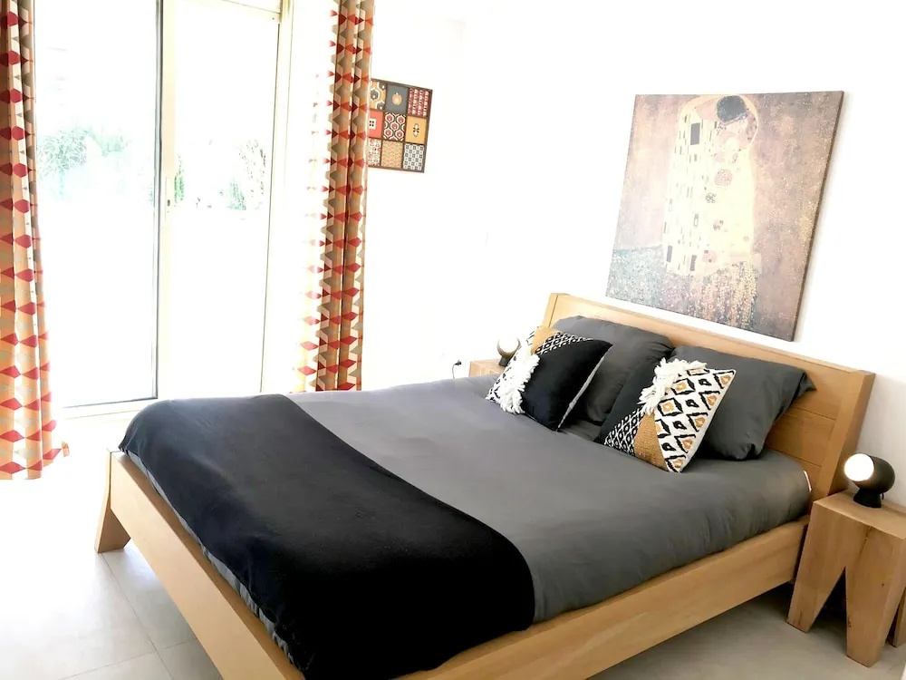 Apartment with One Bedroom in Antibes, with Wonderful City View, Furnished Terrace And Wifi - 550 M From the Beach