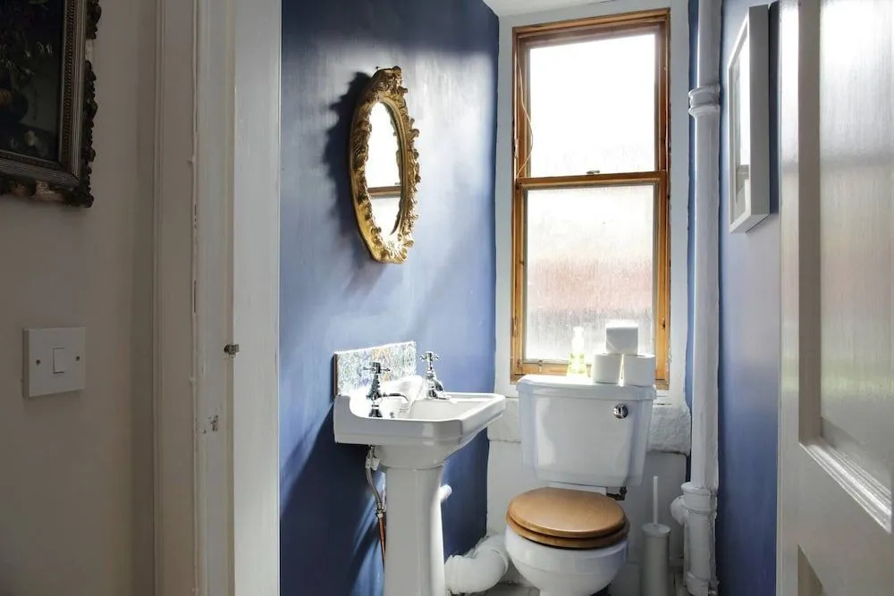 JOIVY Edinburgh Spacious Apartment - Royal Mile