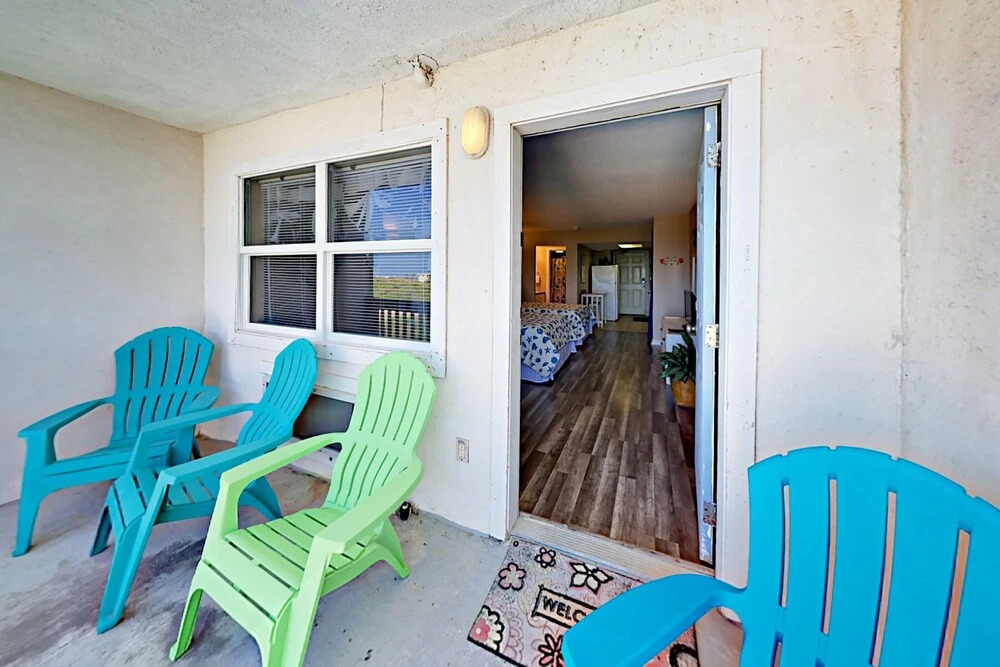 131 Sea Breeze 1 Bedroom 1 Bathroom Condo