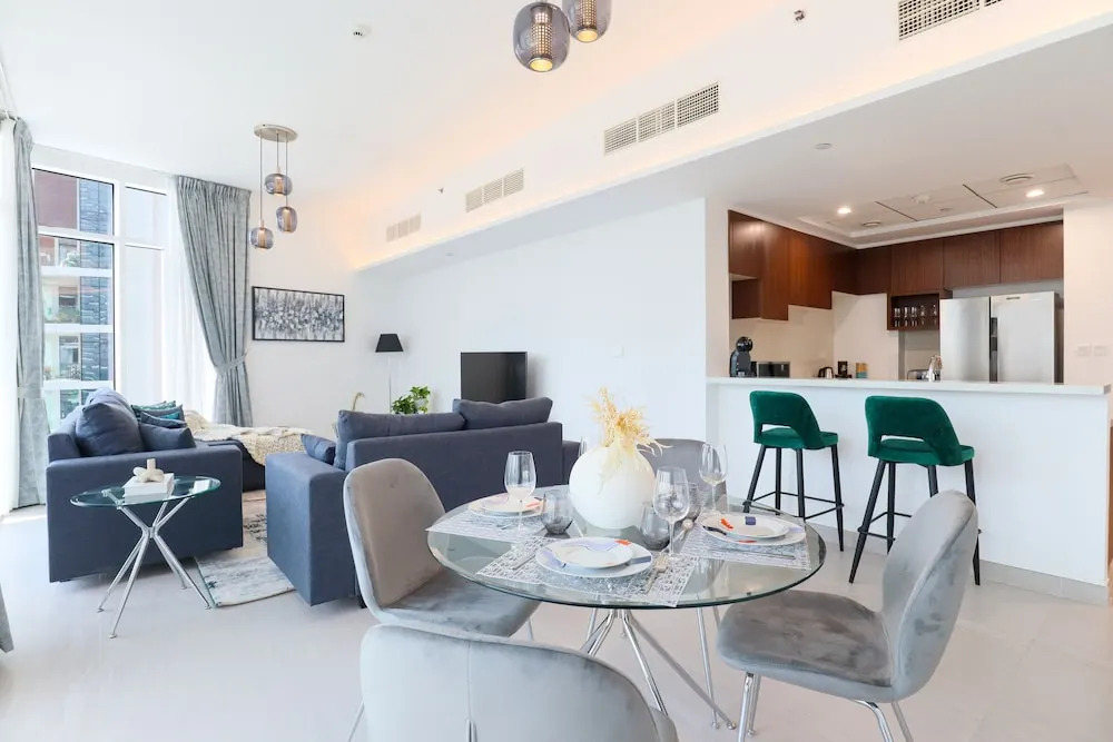 HiGuests - Park Gate Residence Tower C