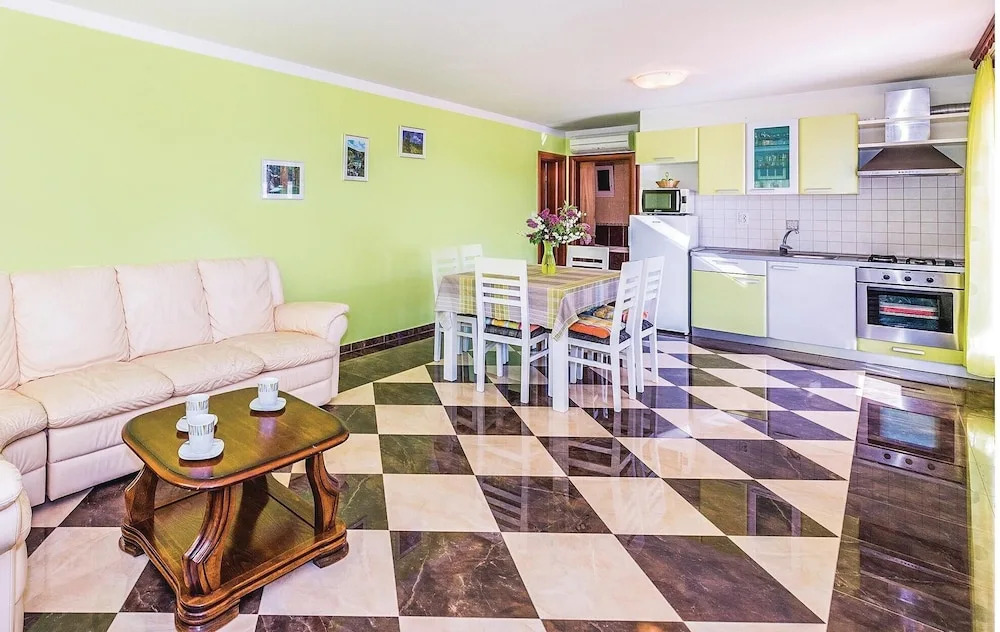 Nice Home in Tisno With Wifi and 2 Bedrooms